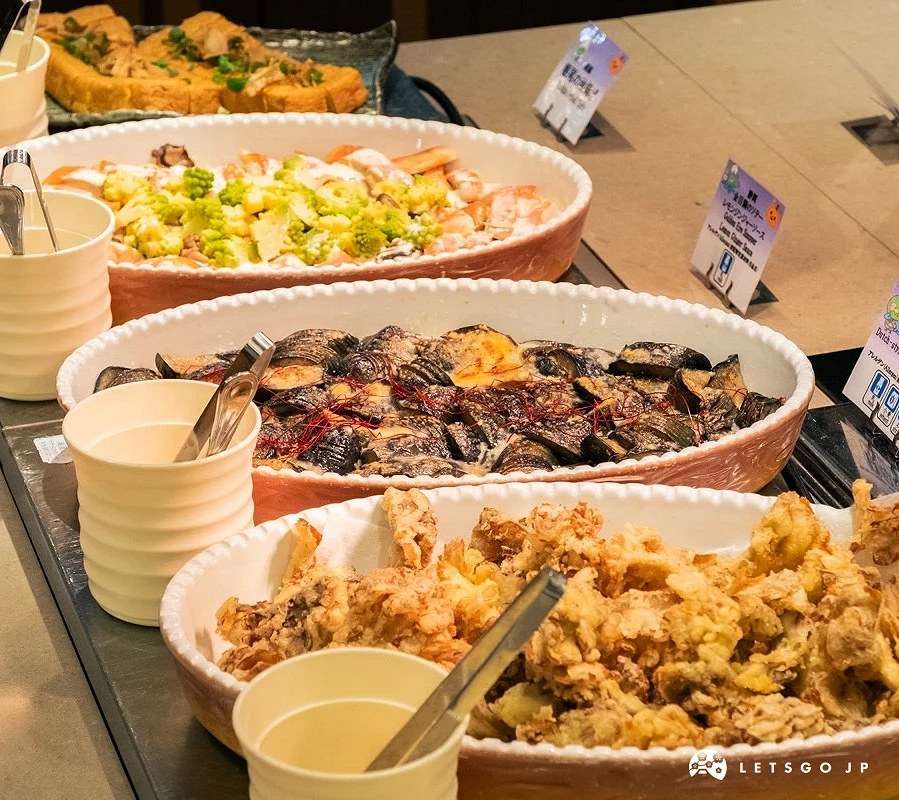 三盤早餐自助菜色