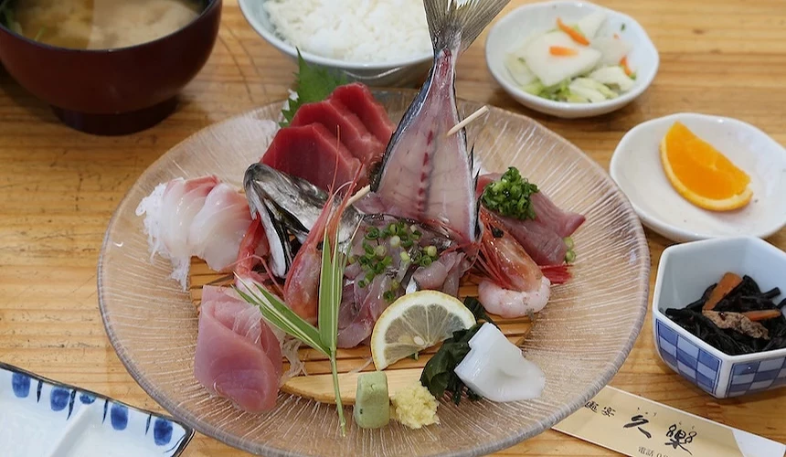 生魚片定食