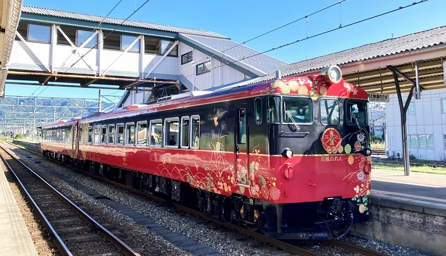 新娘暖簾號列車外觀