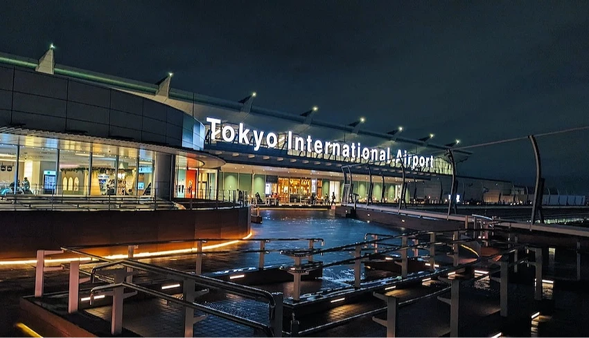 夜晚的羽田機場