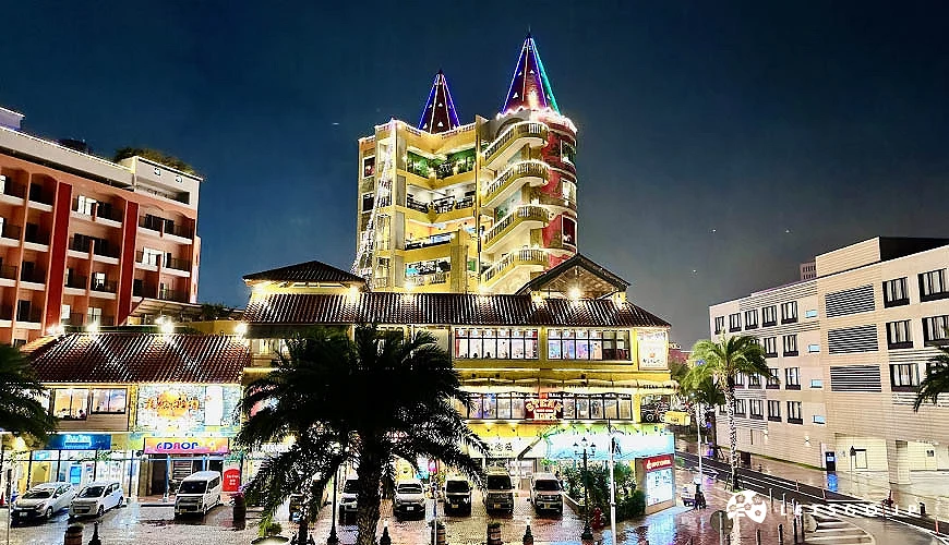 飯店與美國村其實就僅隔一條馬路,能直接看到最醒目的地標建築攝影:Angie