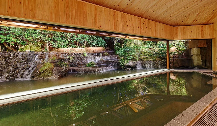 「大正屋」溫泉大眾池能眺望自然溪野提供:大正屋