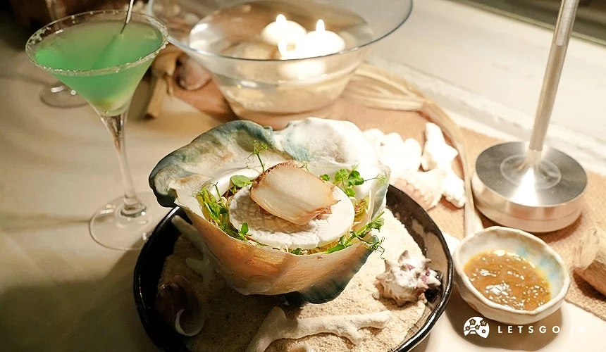 夜光貝拼盤搭配珊瑚馬丁尼