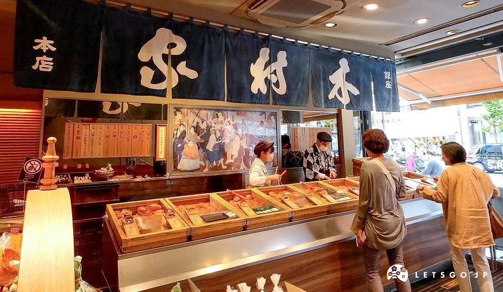 店舖販售著各式人氣麵包