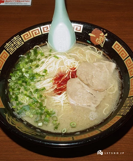 有叉燒、蔥花的一蘭拉麵