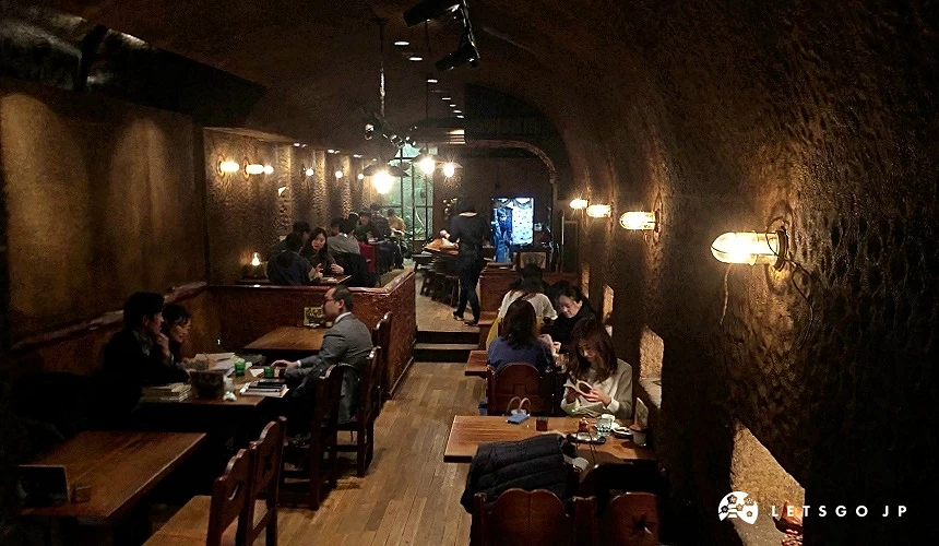 COFFEE HALL くぐつ草店內環境