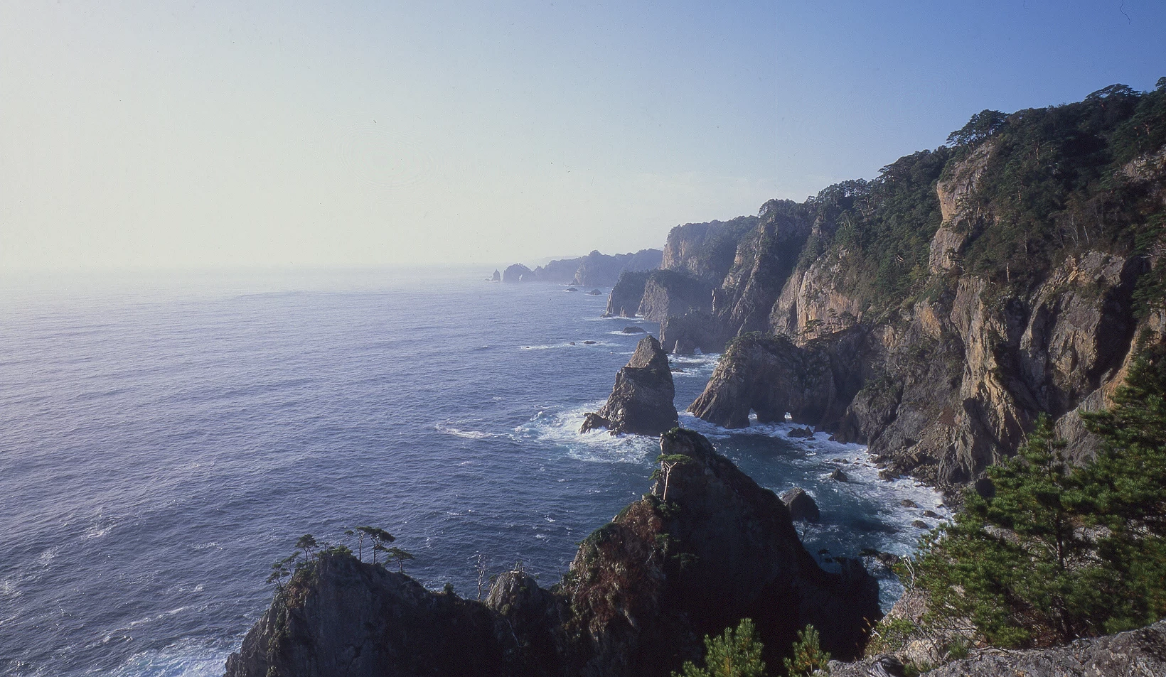 北山崎沿岸懸崖景色