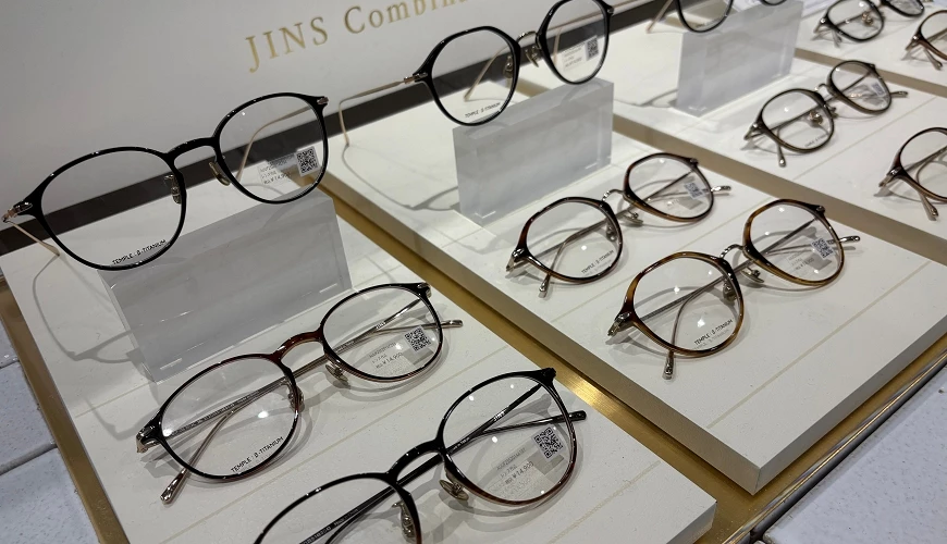 Jins的鏡框