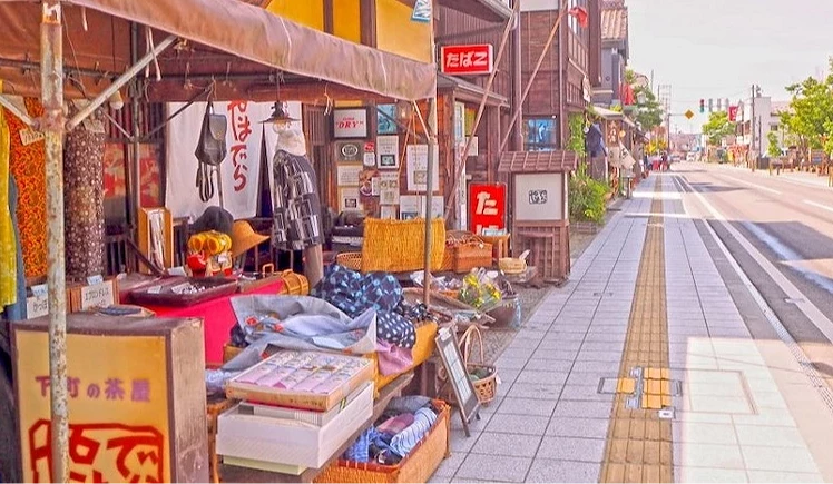 七日町通街景