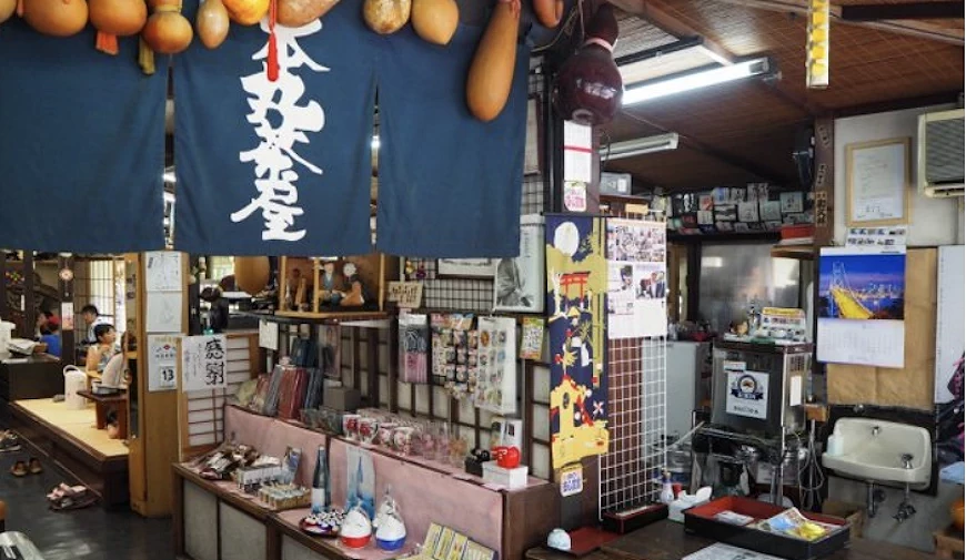復古和風的本丸茶屋店內