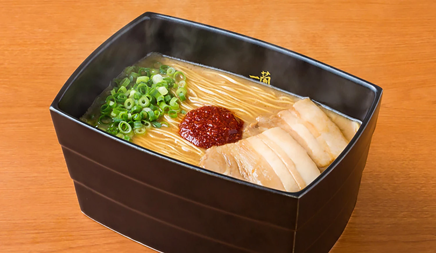 天神西通店限定的「釜醬汁豚骨拉麵」