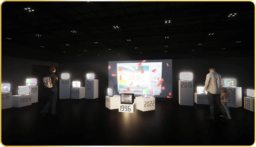 展示著作品的展場與觀賞的人