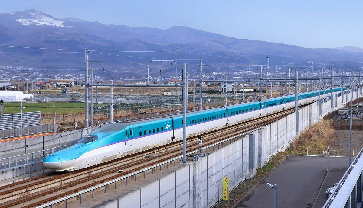 行駛於北斗市的北海道新幹線