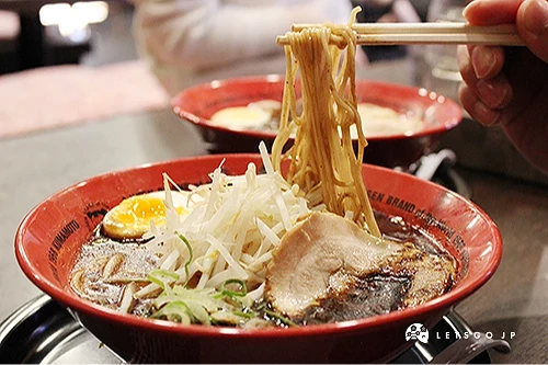 「味千拉麵」的「黑麻油拉麵」