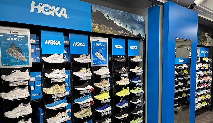 一樓「HOKA」專區