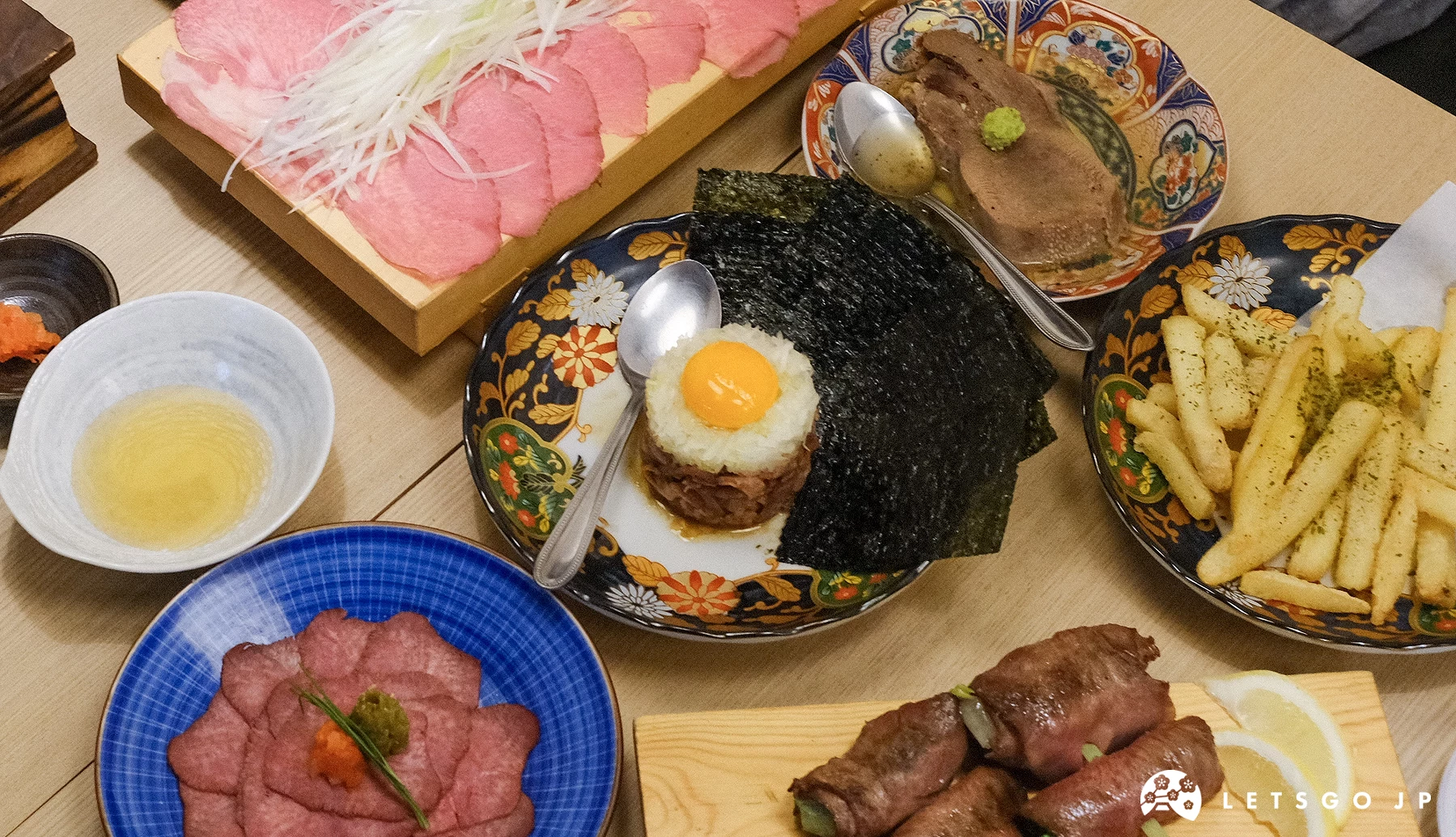 「牛舌日和淺草橋分店」牛舌料理排在一整桌