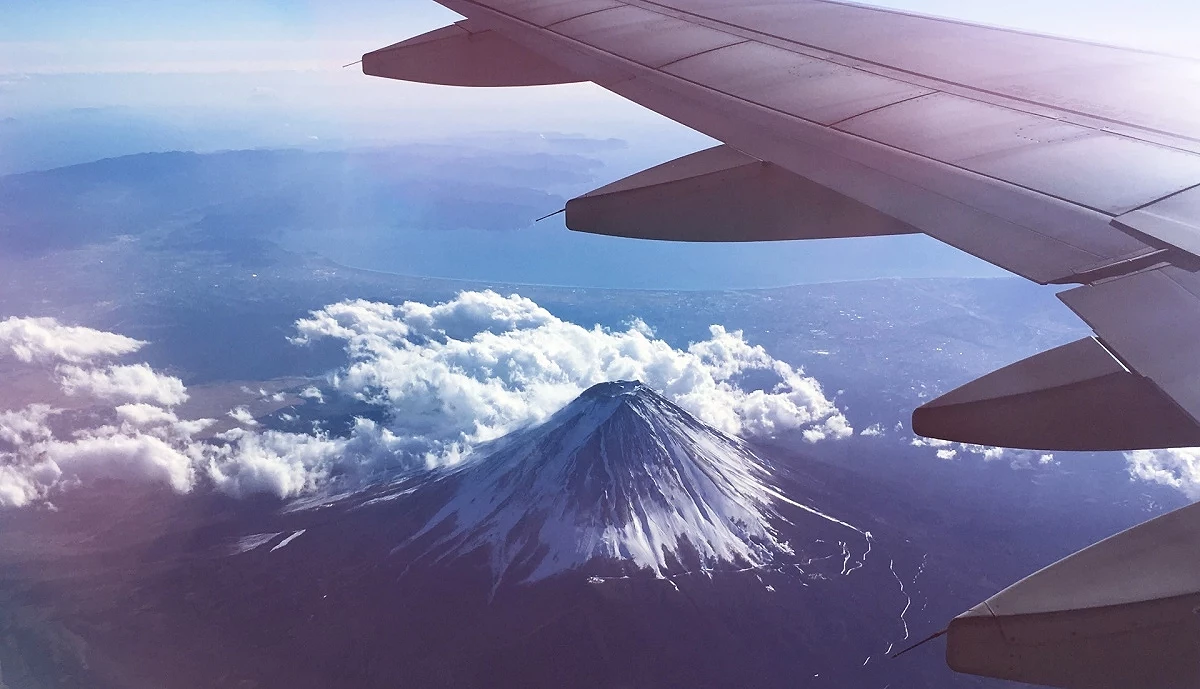 從飛機上俯瞰富士山