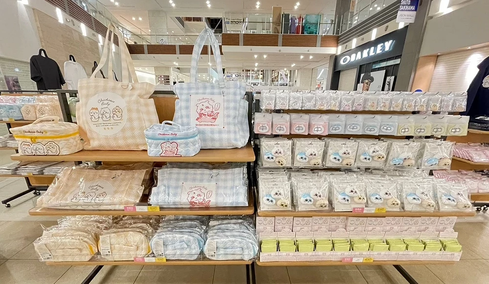 沖繩Chiikawa Baby快閃店的商品陳列