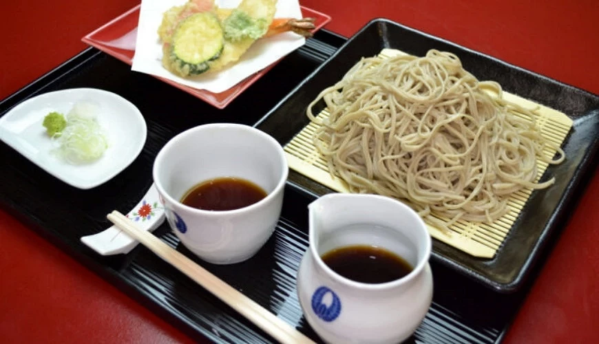 表參道商店街的推薦蕎麥麵店「藤木庵」的蕎麥麵