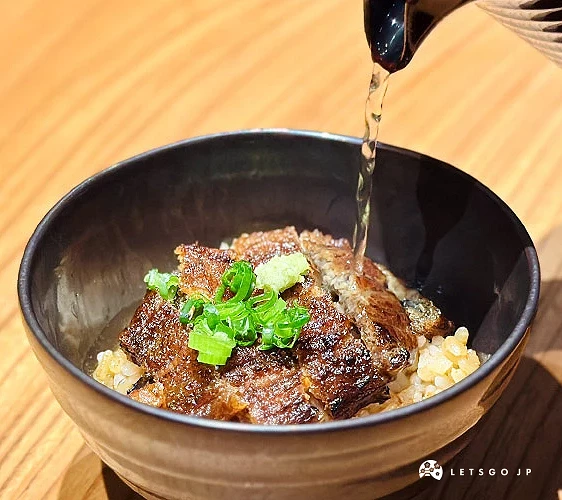 第三吃,加入高湯變茶泡飯攝影:Angie