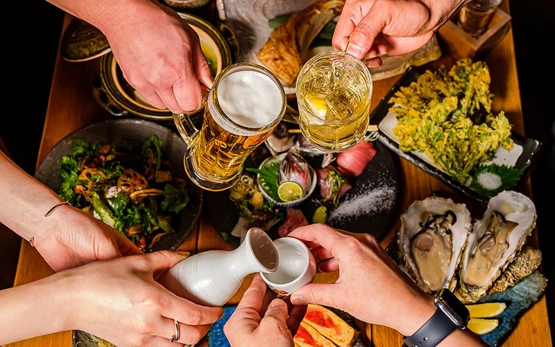 日本新橋魚バカ一代本店海鮮料理乾杯