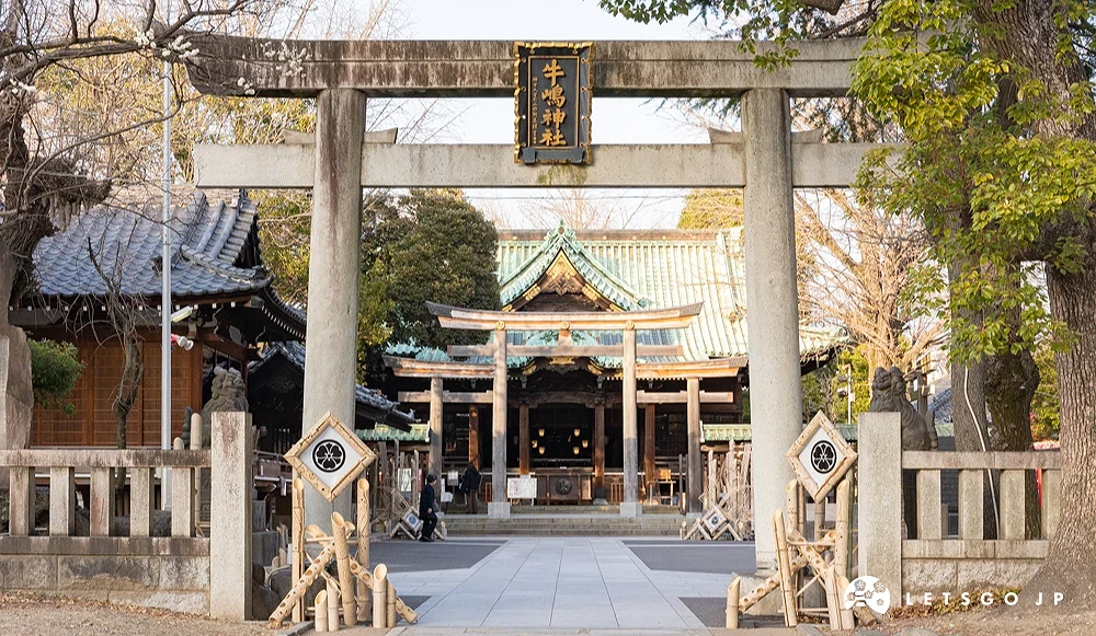 牛嶋神社鳥居綠色