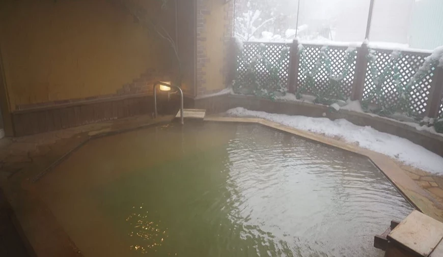 看完雪景後泡白金溫泉