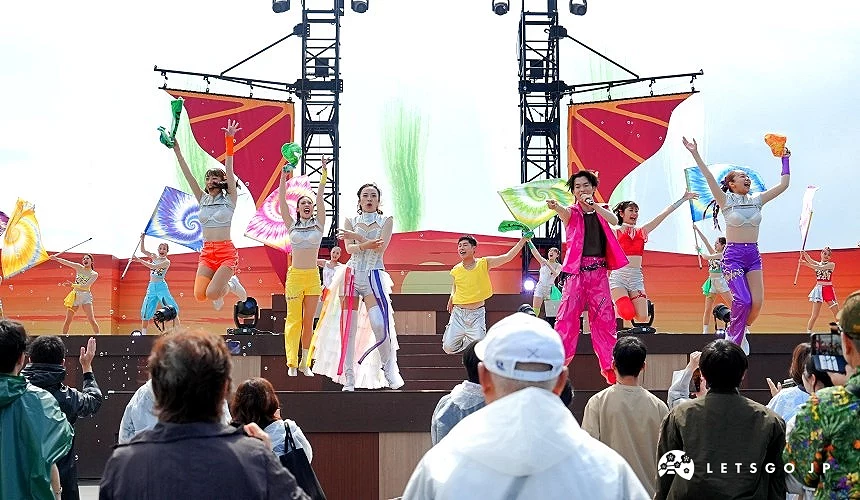 「叢林亞水花嘉年華」盛大的舞台表演