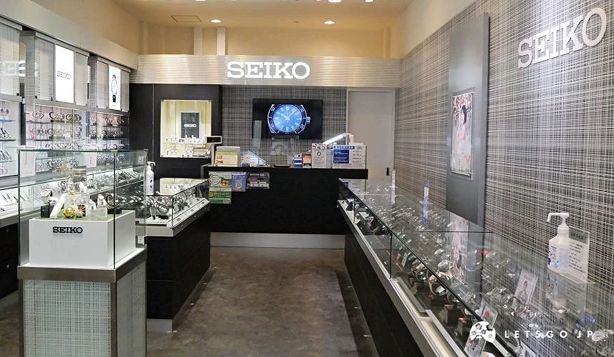 灰色色調的SEIKO店內