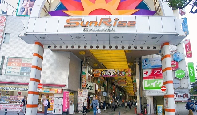 商店街採頂棚設計,雨天也能輕鬆散步