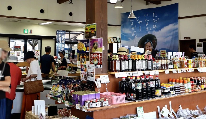ASO望之鄉久木野的物產館,販售琳瑯滿目的南阿蘇農特產品與伴手禮