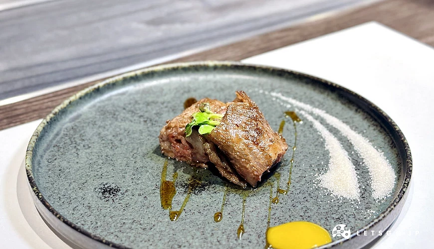 黑毛和牛肋眼燒涮薄片肉卷擺盤精美攝影:Angie