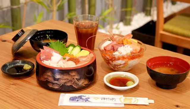 「丼兵衛小樽運河店」絕美大正玻璃海鮮丼、堺町通商店街有新店「海仙人」