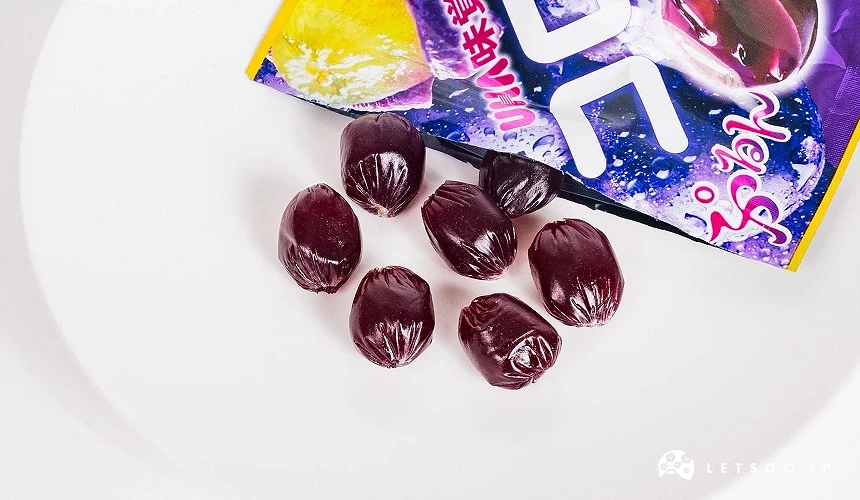 深紫色的圓球狀軟糖