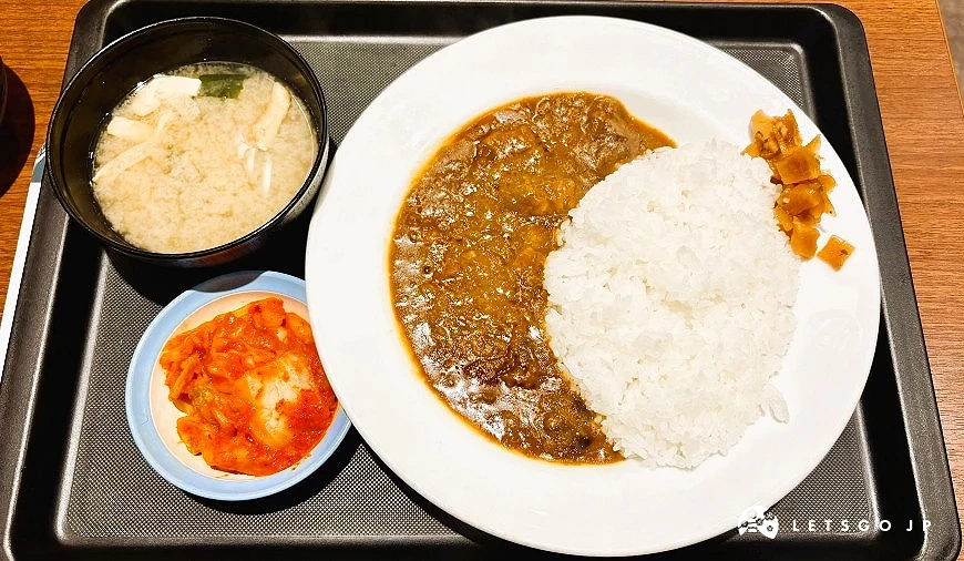 松屋創業牛肉咖哩同樣有味噌湯