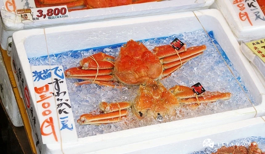 二條市場販售的新鮮松葉蟹
