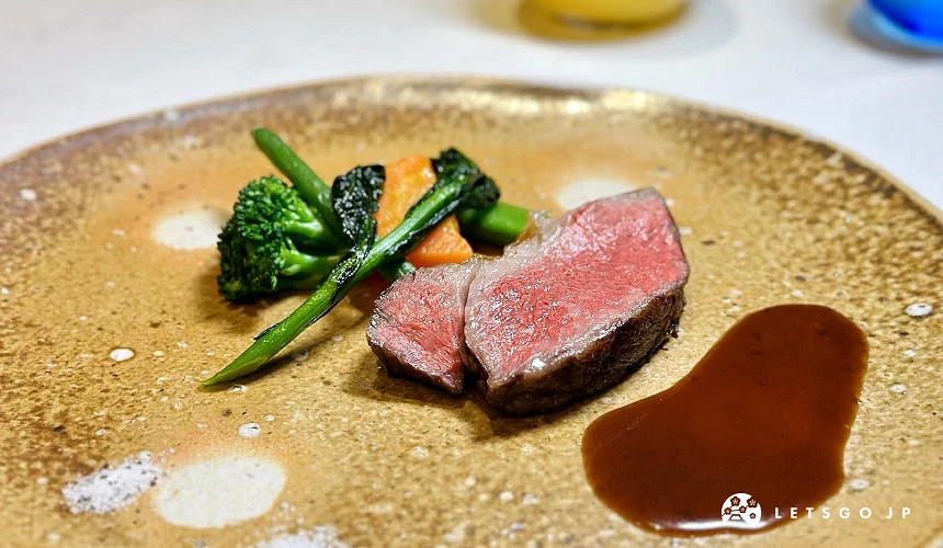 近江牛牛排柔軟好入口,多汁鮮甜攝影:Angie