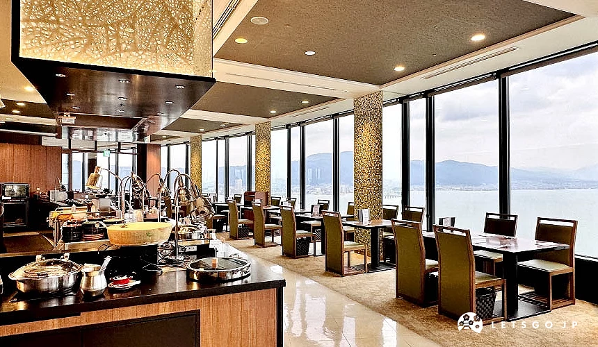 位於37樓湖景餐廳「Biona」內的早餐會場,用餐空間舒適,並能欣賞到琵琶湖景攝影:Angie