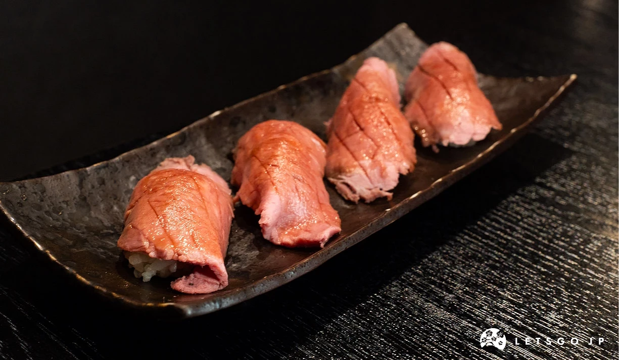 肉壽司的肉是經過低溫調理,肉汁豐富