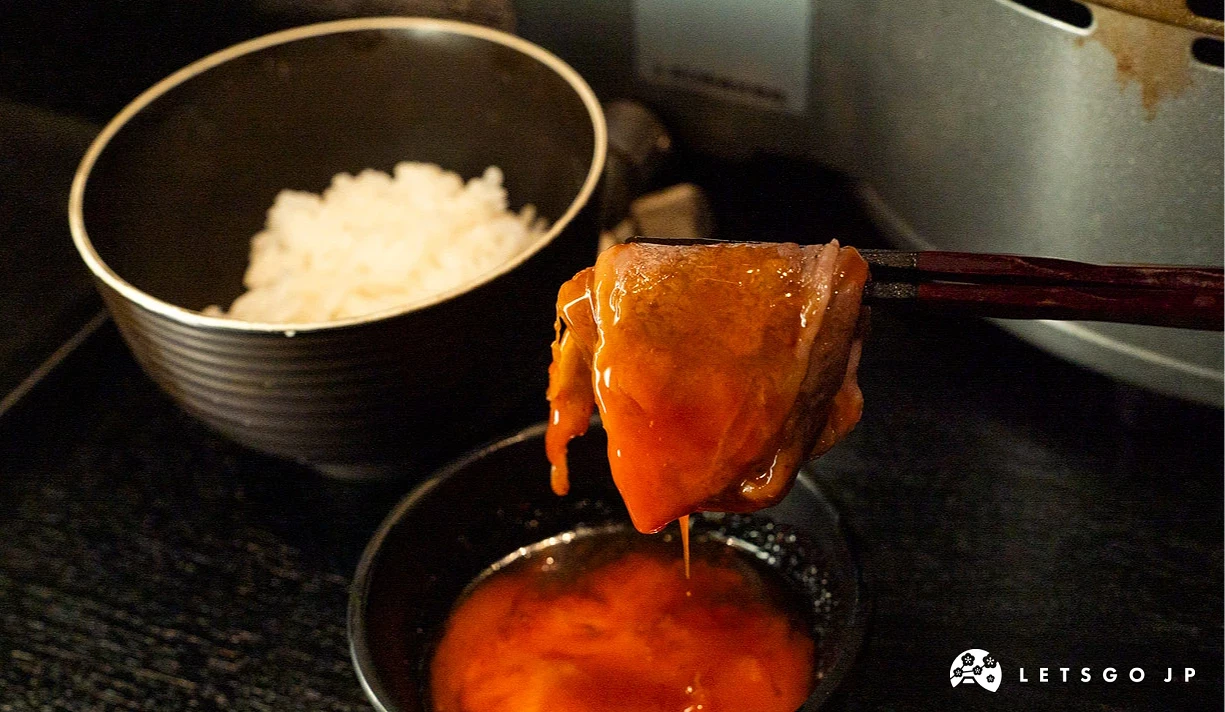 「牛肩肉燒涮肉」的推薦吃法是沾蛋汁、配白飯