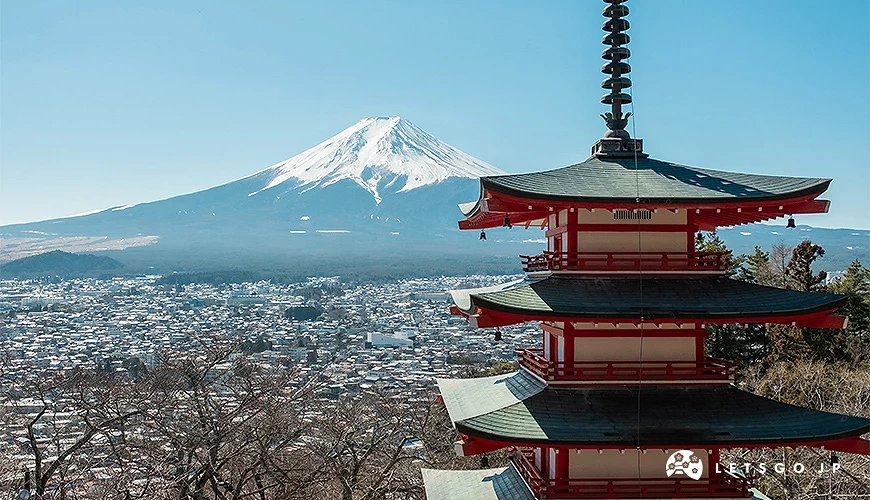從新倉山淺間公園遠眺富士山是人氣景點之一