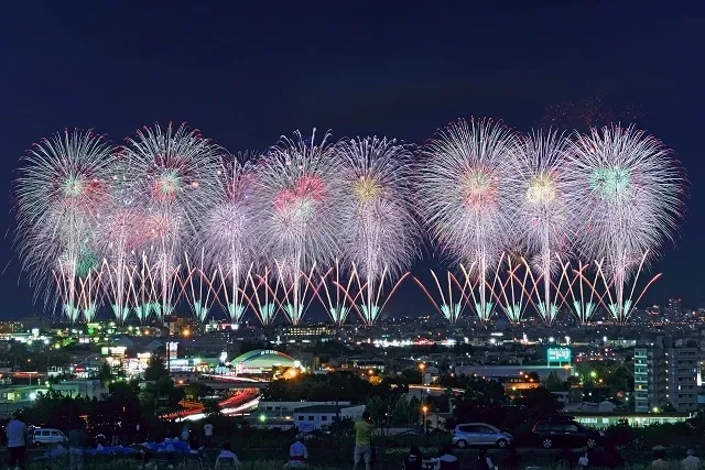 長岡花火大會攻略：舉辦日期、交通門票、會場地圖與必看亮點 的縮圖