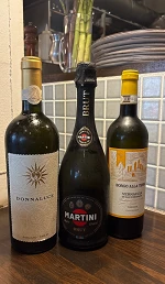 贈送氣泡酒或無酒精飲料一杯