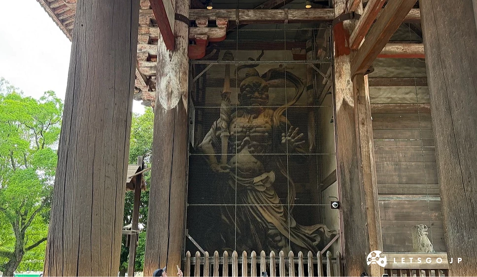 東大寺南大門:震撼人心的金剛力士像