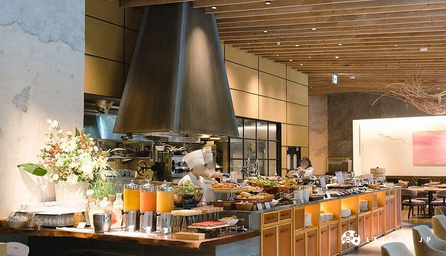 東京三井花園飯店神宮外苑東京普米爾的早餐餐廳「RISTORANTE & BAR E'VOLTA」