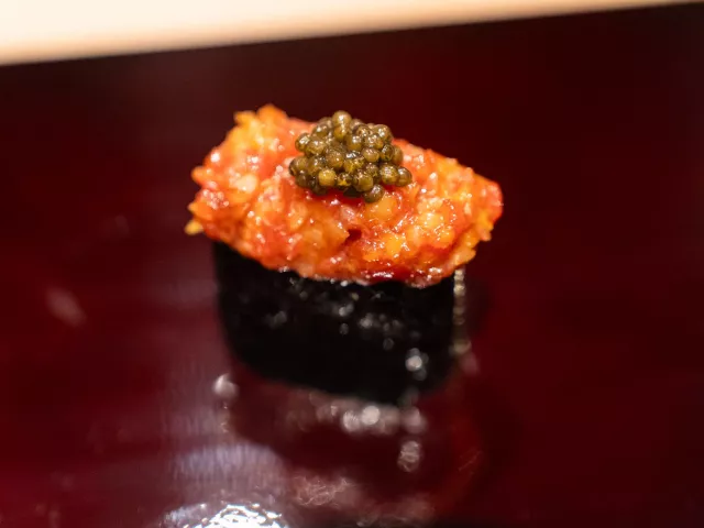 「Sushi Kensuke」鮪魚壽司入口即化、海膽天婦羅外酥內嫩，近麻布十番站