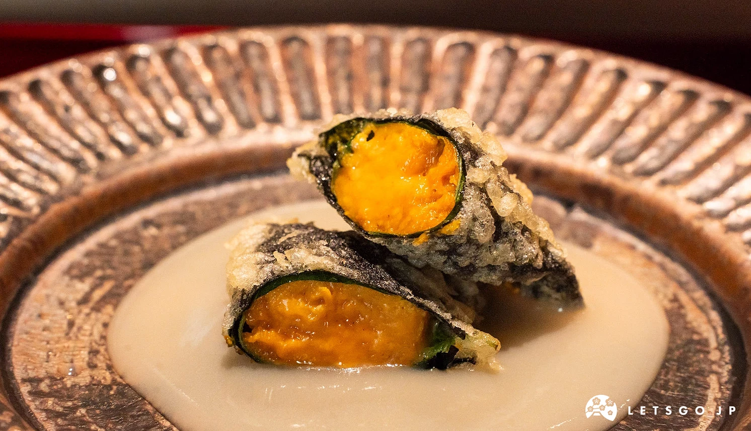 Sushi Kensuke 麻布十番的「海膽天婦羅佐牡蠣醬汁」