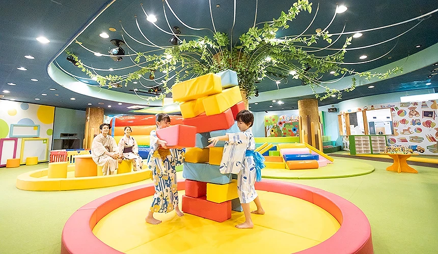 可以安心放風小孩的軟墊兒童遊戲區