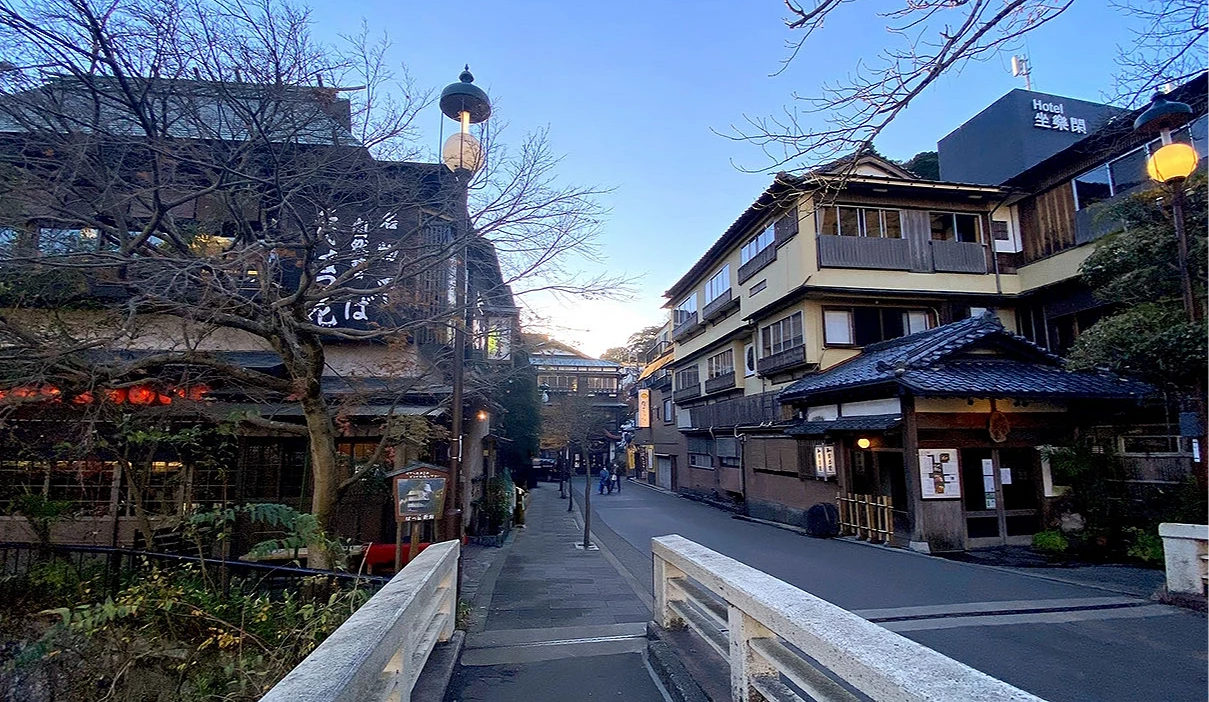 箱根湯本溫泉街的街景