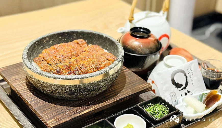 「MARUYA 本店 大阪梅北 Green Place 店」的大阪限定菜單「石鍋鰻魚飯三吃(石焼ひつまぶし)」攝影:Angie